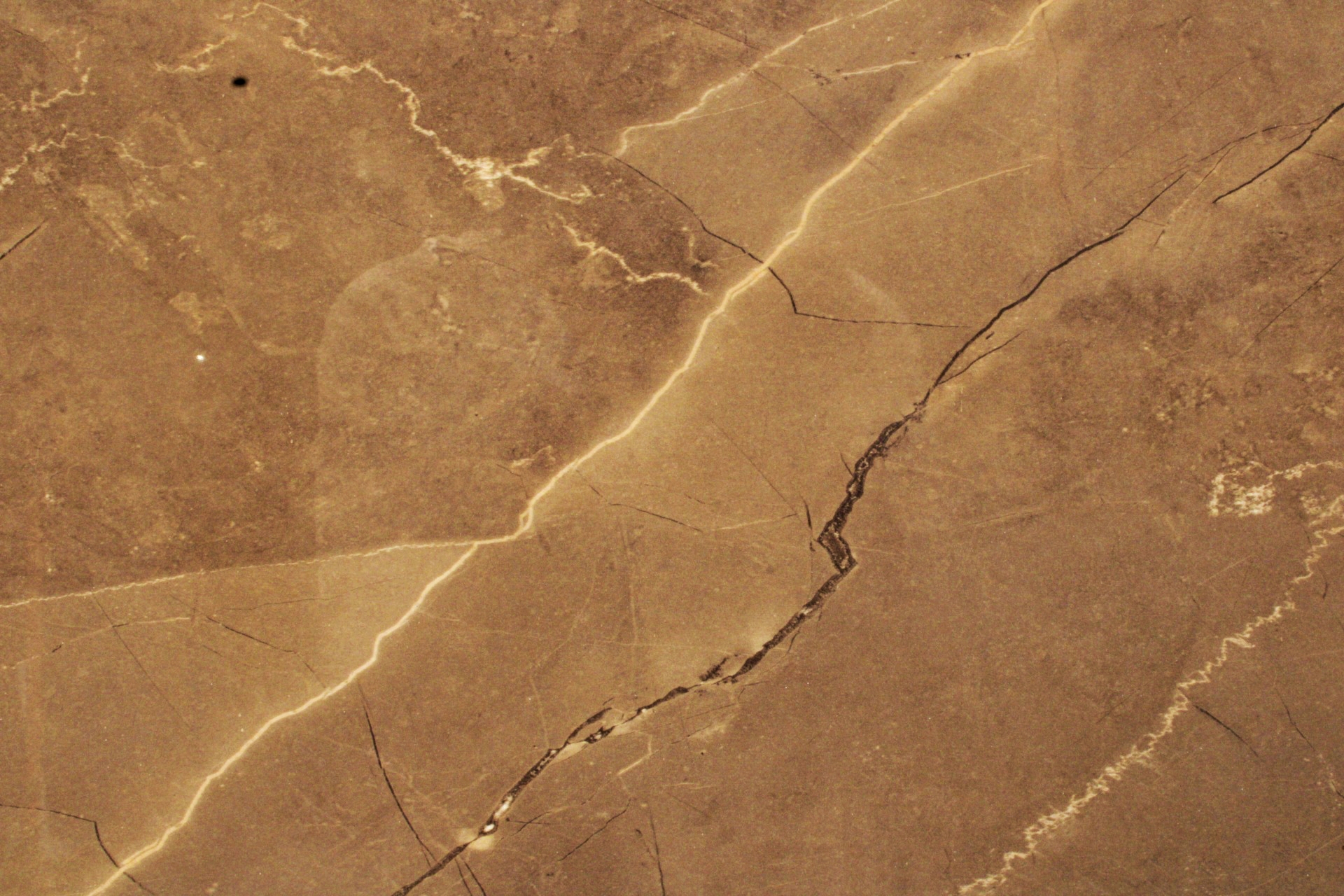 Piedra Sinterizada Brown Gloss